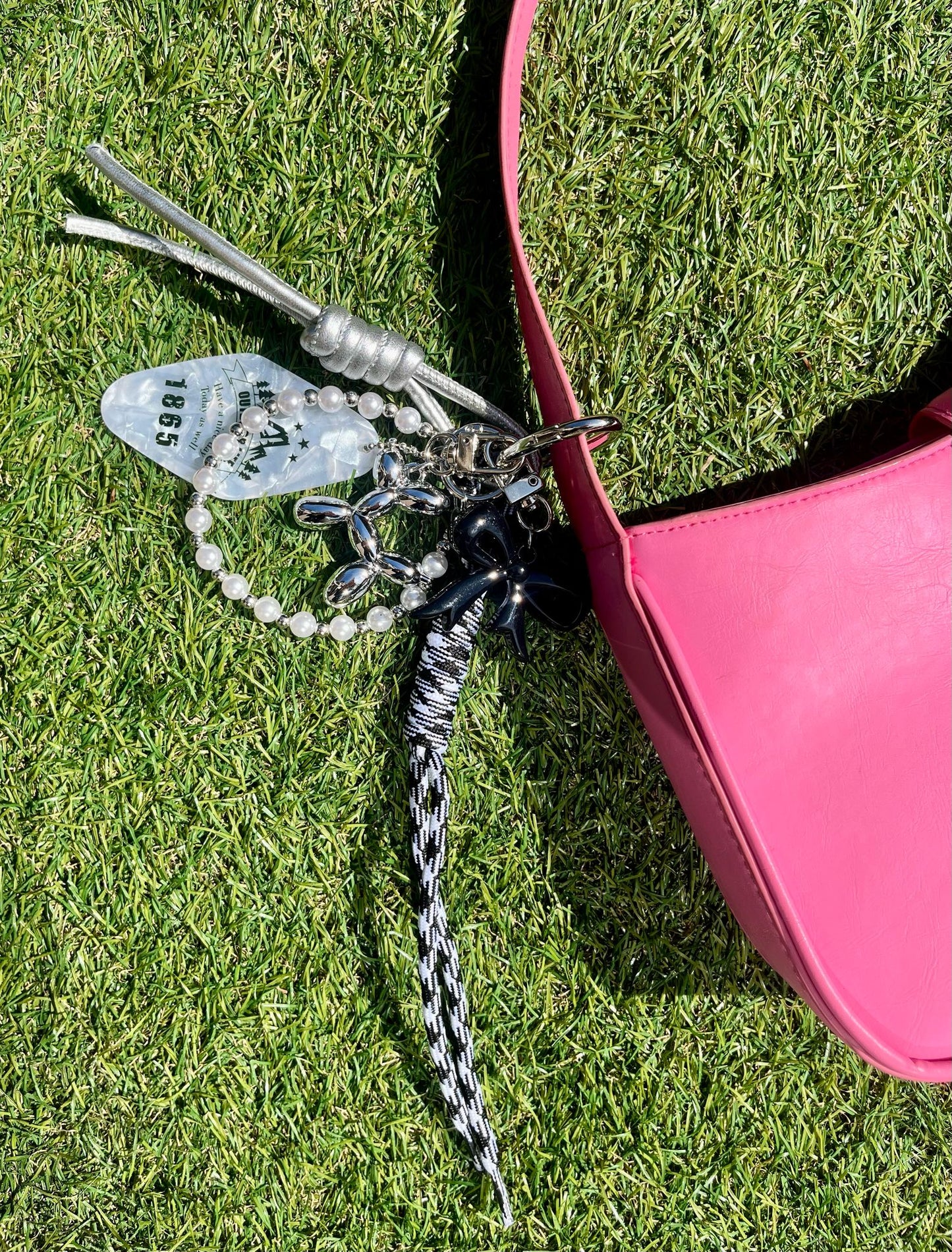 Bag charm black en white