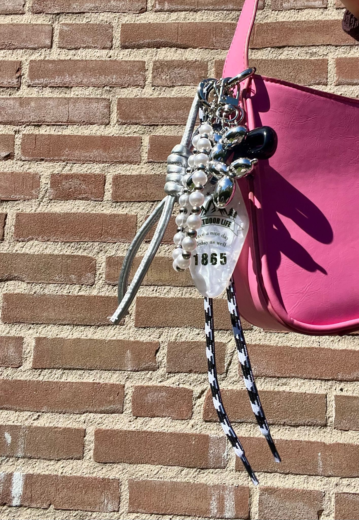 Bag charm black en white