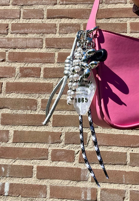 Bag charm black en white